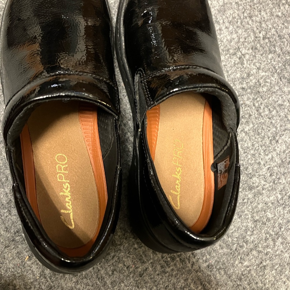Clarks Womens Size 8 Shiny Black Loafers - Picture 4 of 11
